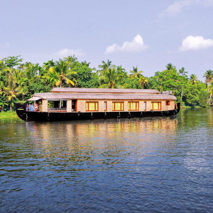 Overnight Backwater Houseboat Escape